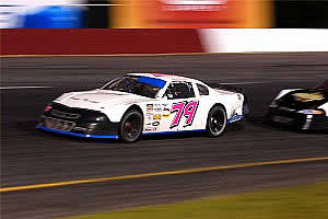 Weaver Racing In Front Of Catfish Parker in UARA Stars 150