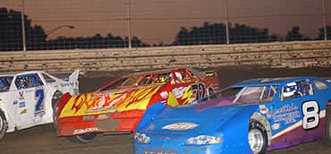 Late Models Racing Three Wide at Memphis Motorsports Park