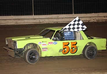 Bud Ward claimed the mini stock win and the $200 bounty (Photo by Phil Bowden)