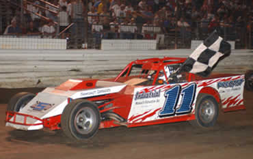 Mark Stephens won top honors in the Topless 20 modified event (Photo by Phil Bowden)